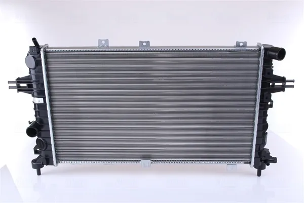 Radiador de esfriamento de motor 63111A Nissens