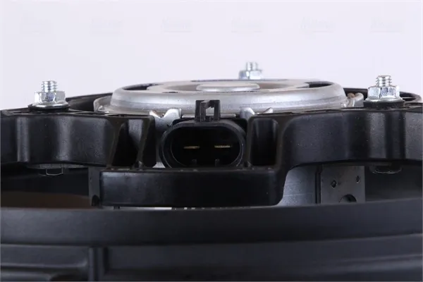 46745051 Fiat/Alfa/Lancia Difusor do radiador de esfriamento, montado com motor e roda de aletas