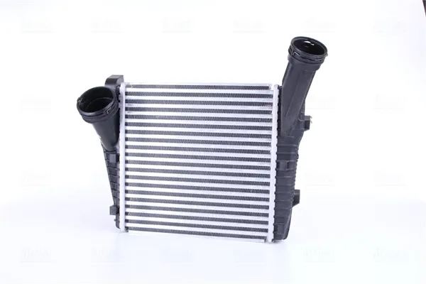 Radiador de intercooler 96611 Nissens