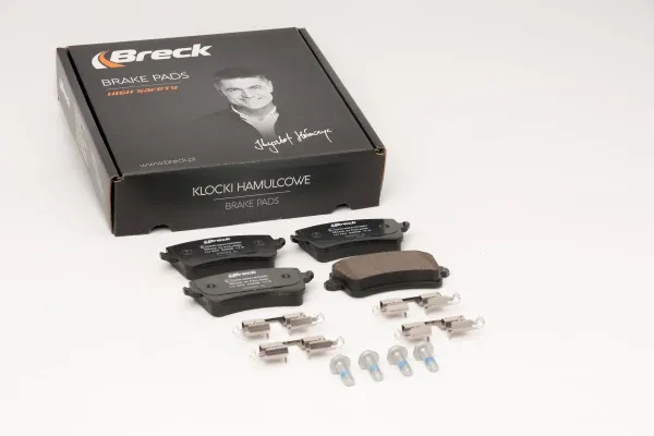 Sapatas do freio traseiras de disco 246060055410 Breck