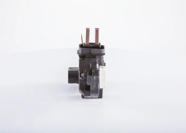 Relê-regulador do gerador (relê de carregamento) F00MA45300 Bosch