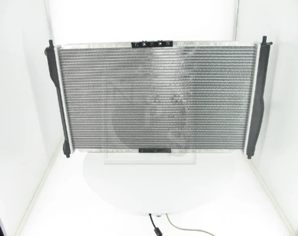 Radiador de esfriamento de motor para Daewoo Lanos (KLAT)