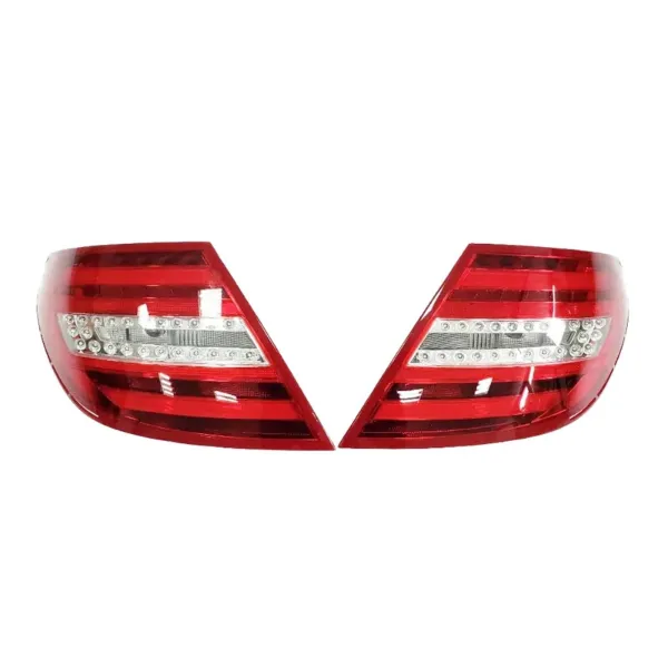 Lanterna traseira esquerda 2048201864 Mercedes