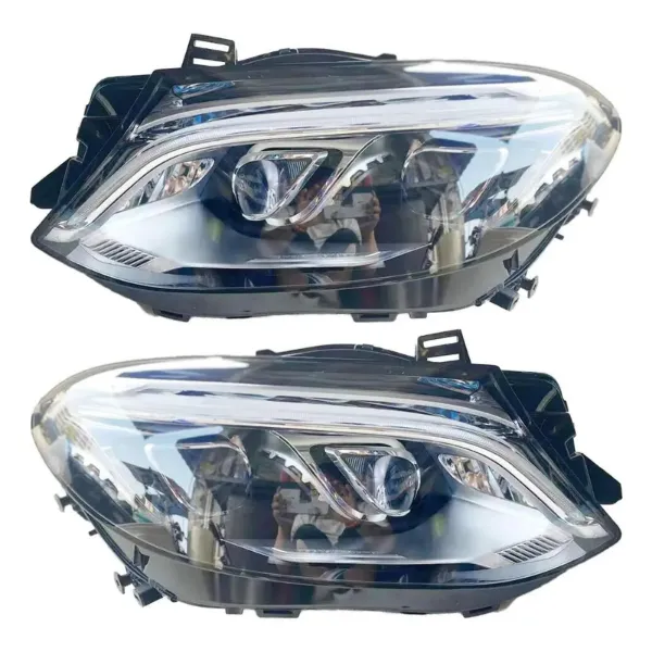 Luz esquerda 1669065103 Mercedes