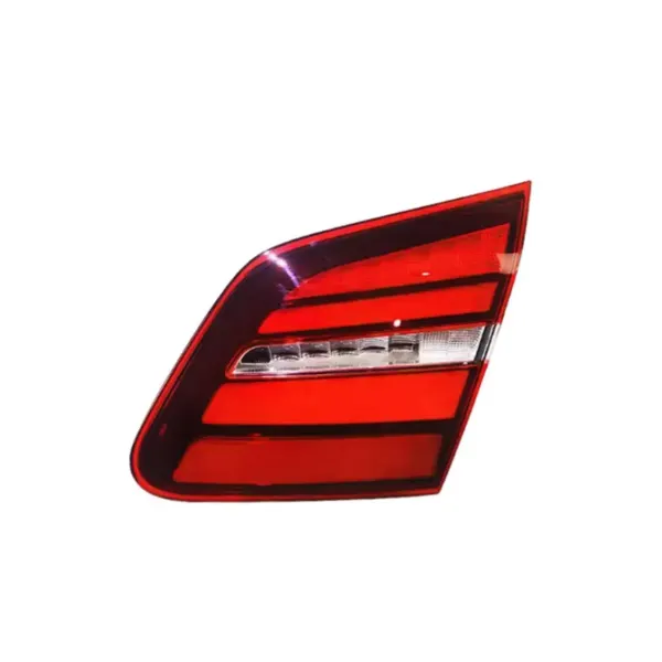 Lanterna traseira esquerda externa 2469068700 Mercedes