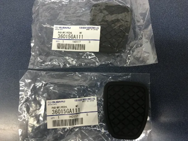 Placa sobreposta de pedal de embraiagem 36015GA111 Subaru