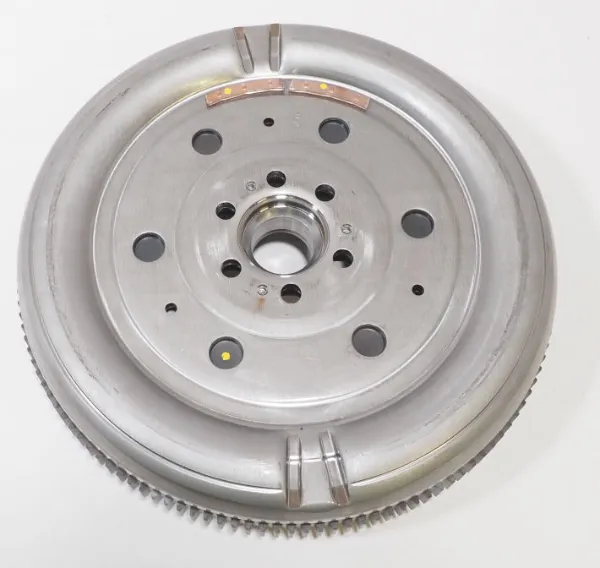 Volante de motor 03C105266L VAG