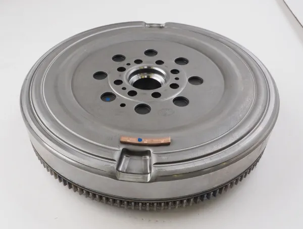 Volante de motor 05L105266B VAG