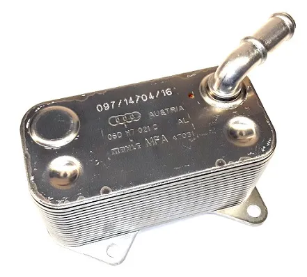 Radiador de óleo (frigorífico), debaixo de filtro 06D117021C VAG