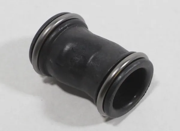 Cano derivado de ventilação de cárter (de separador de óleo) 06E103213 VAG