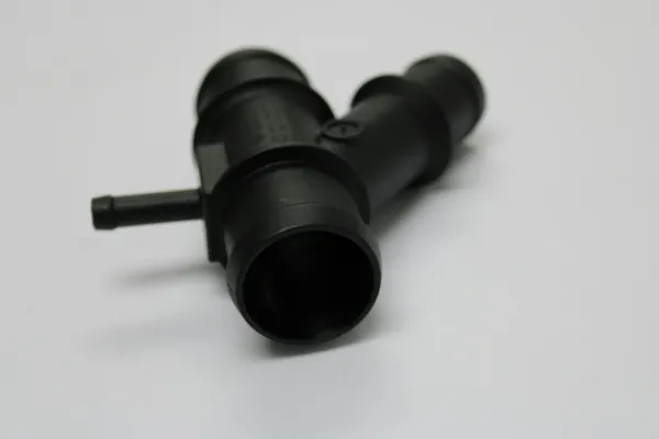 Flange do sistema de esfriamento (união em T) 1K0121087H VAG