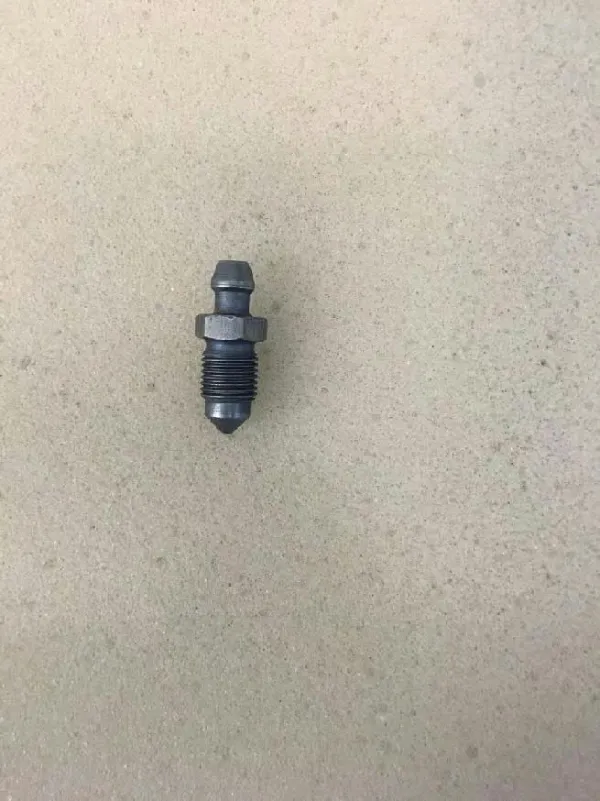Tubo de ligação de bombeio de suporte do freio traseiro 1K0615273A VAG