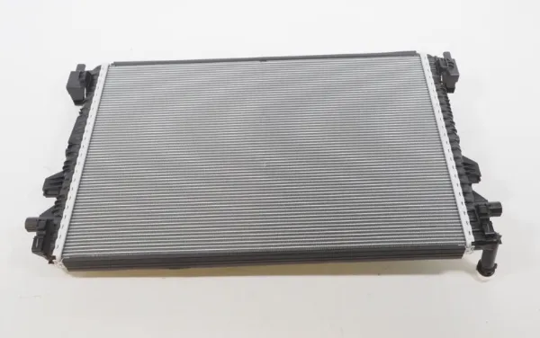 Radiador de esfriamento de motor adicional 2Q0121253S VAG