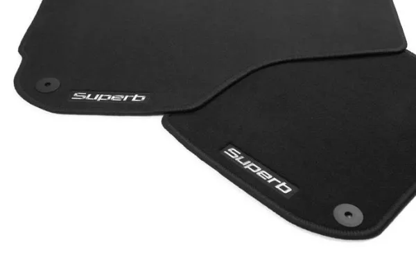 Tapetes dianteiros + traseiros, kit 3T1061404A VAG