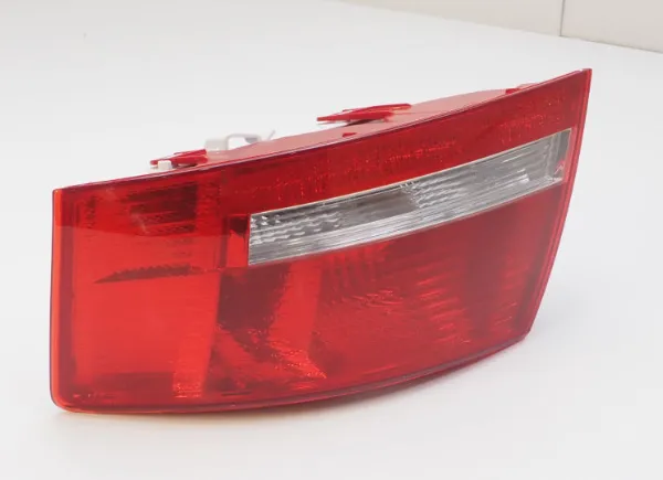 Lanterna traseira direita externa 4F5945096L VAG