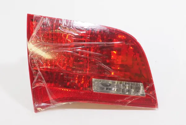 Lanterna traseira esquerda interna 4F9945093B VAG