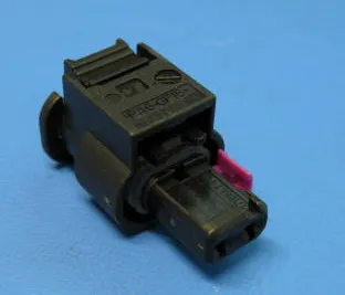 Conector universal 4H0973702A VAG