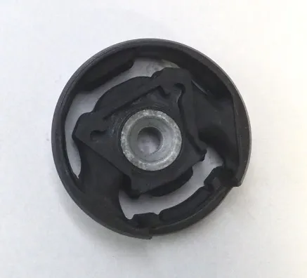 Bloco silencioso (coxim) de viga dianteira (de plataforma veicular) 5Q0199868J VAG