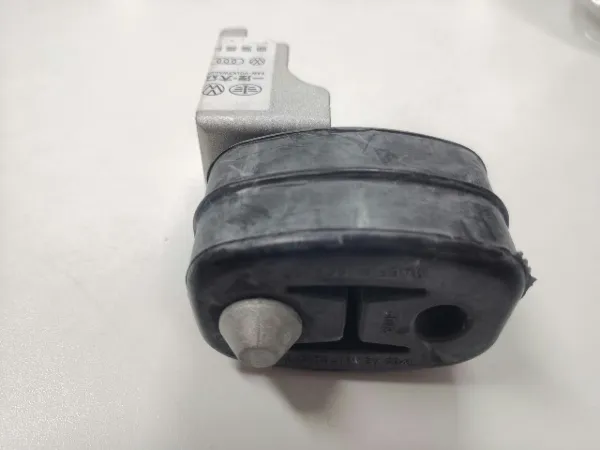 Consola de coxim traseiro do silenciador 5Q0253144D VAG