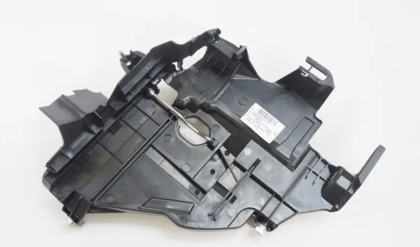 Consola (adaptador) de fixação da luz dianteira esquerda 7L6941613C VAG