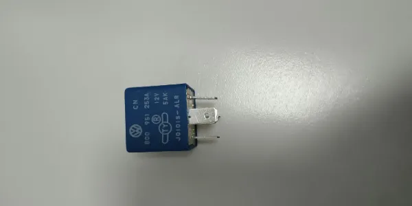 Relê de ventilador 8D0951253A VAG