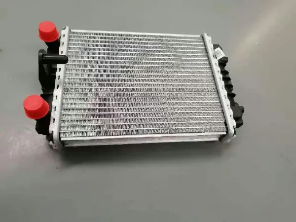 Radiador de esfriamento de motor adicional 8K0121212B VAG