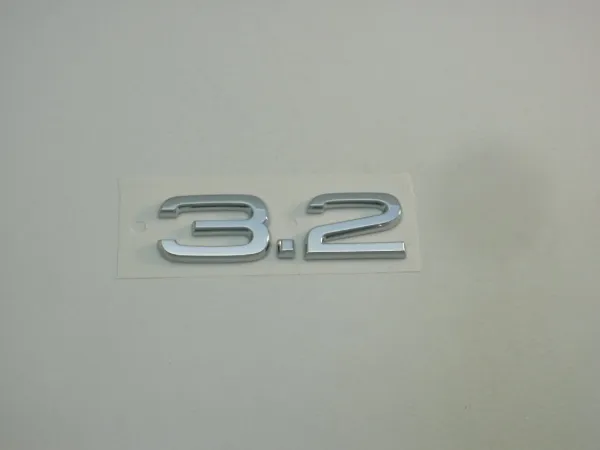 Emblema de tampa de porta-malas (emblema de firma) 8P0853743D2ZZ VAG