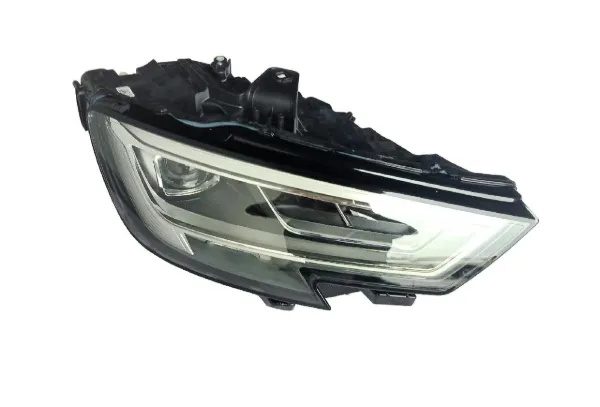 Luz direita 8V0941774C VAG