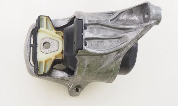 Coxim (suporte) esquerdo de motor 8W0199371CQ VAG