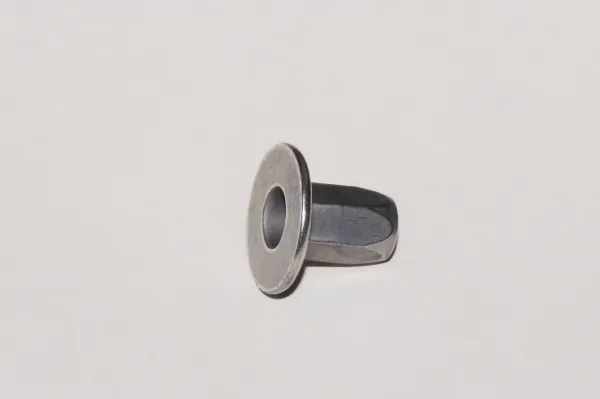 Parafuso (porca) de fixação N90817302 VAG