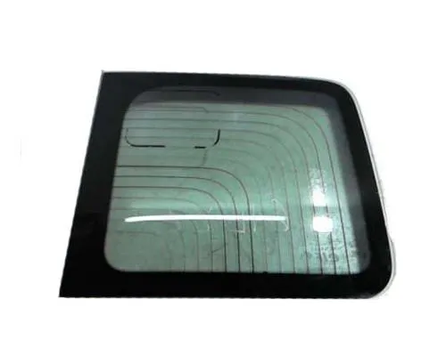 Vidro de porta de bagageiro batente direita 8200447579 Renault (RVI)