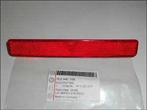 Retrorrefletor (refletor) do pára-choque traseiro esquerdo VW7E0945105 Wender