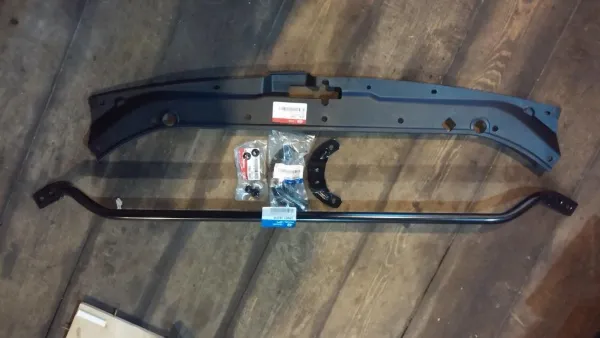 Estabilizador superior de estabilidade transversal 546812E010 Hyundai/Kia