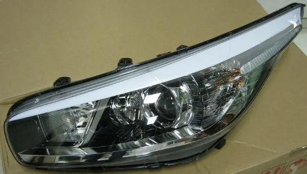 Luz esquerda 92101A2000 Hyundai/Kia
