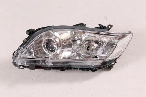 Luz esquerda 8117042501 Toyota