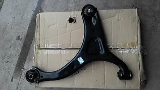 Braço oscilante inferior direito de suspensão dianteira 54500EG31A Nissan/Infiniti