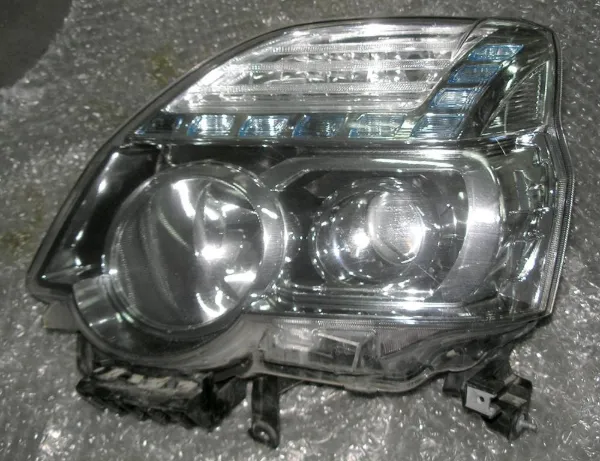 Luz esquerda 260603UF5A Nissan/Infiniti