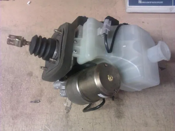 Reforçador dos freios a vácuo 4705060053 Toyota