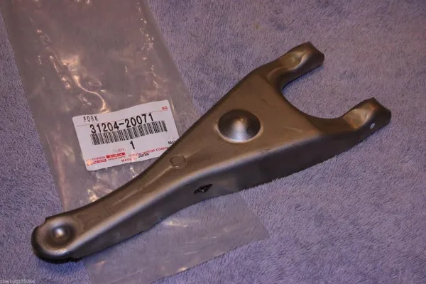 Forquilha de embraiagem Toyota Hilux N