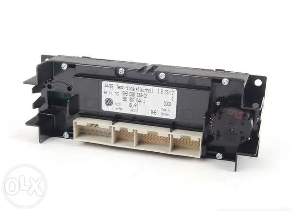 Unidade de controlo dos modos de aquecimento/condicionamento Volkswagen Passat B5