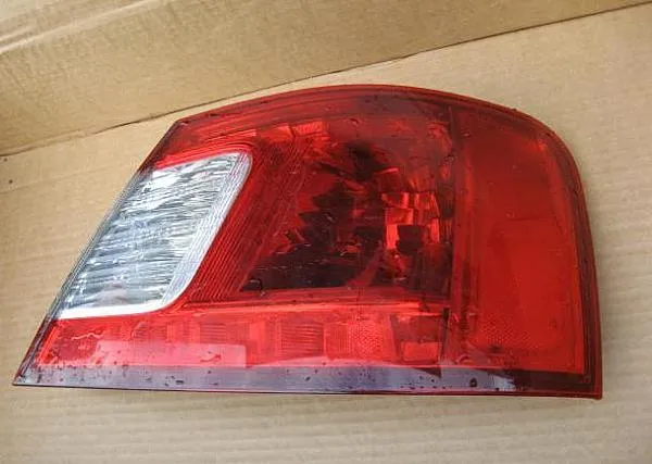 Lanterna traseira direita Mitsubishi Galant IX