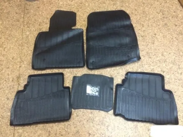 Tapetes dianteiros + traseiros, kit Toyota Land Cruiser J200