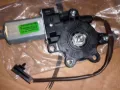 Motor de acionamento de vidro da porta dianteira direita Nissan Almera B10RS