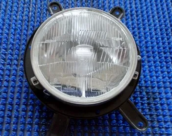 Luz esquerda B606008J10 Nissan/Infiniti