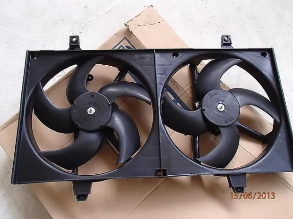 Ventilador elétrico de esfriamento montado (motor + roda de aletas) 21481AV700 Nissan/Infiniti