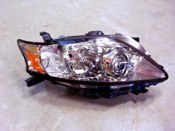 Luz direita 8114548671 Toyota