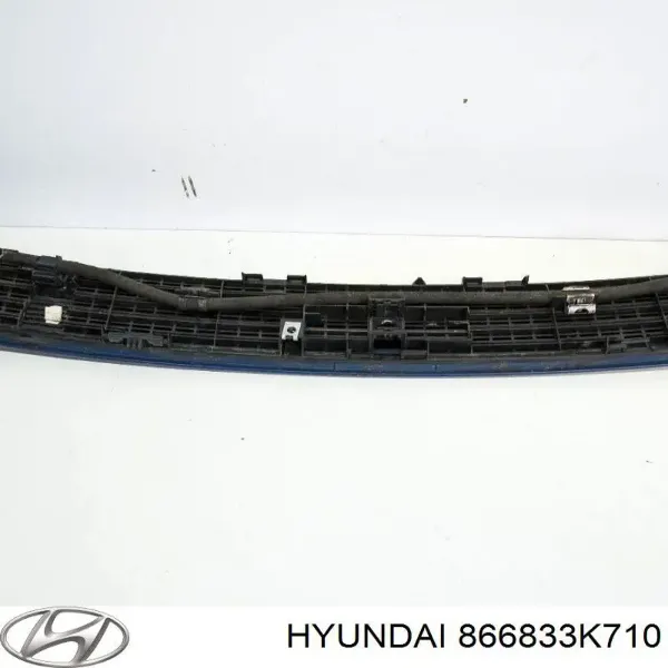 Moldura esquerda do pára-choque traseiro 866833K710 Hyundai/Kia
