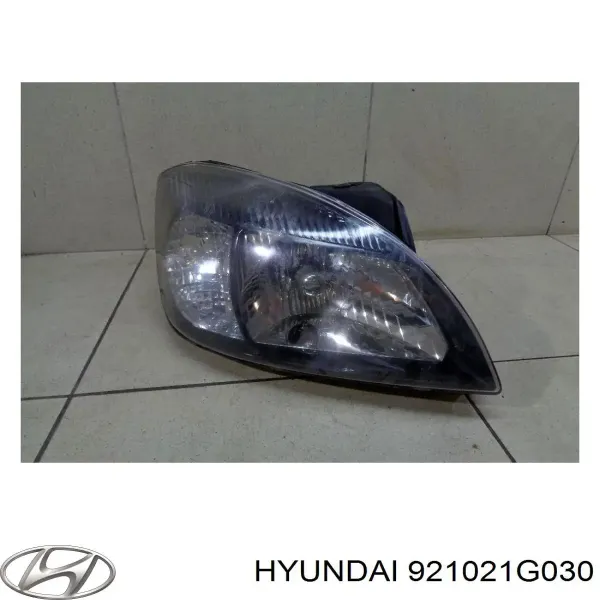 Luz direita 921021G030 Hyundai/Kia