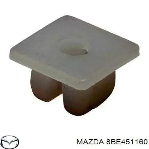 Lanterna traseira esquerda EA3151180C Mazda