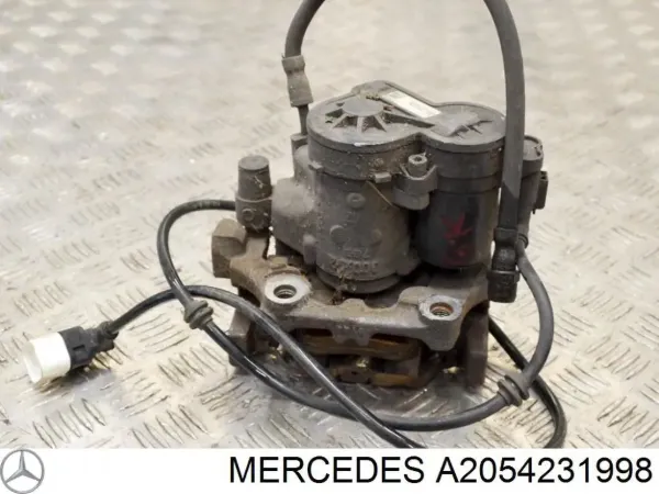 Suporte do freio traseiro esquerdo A2054231998 Mercedes